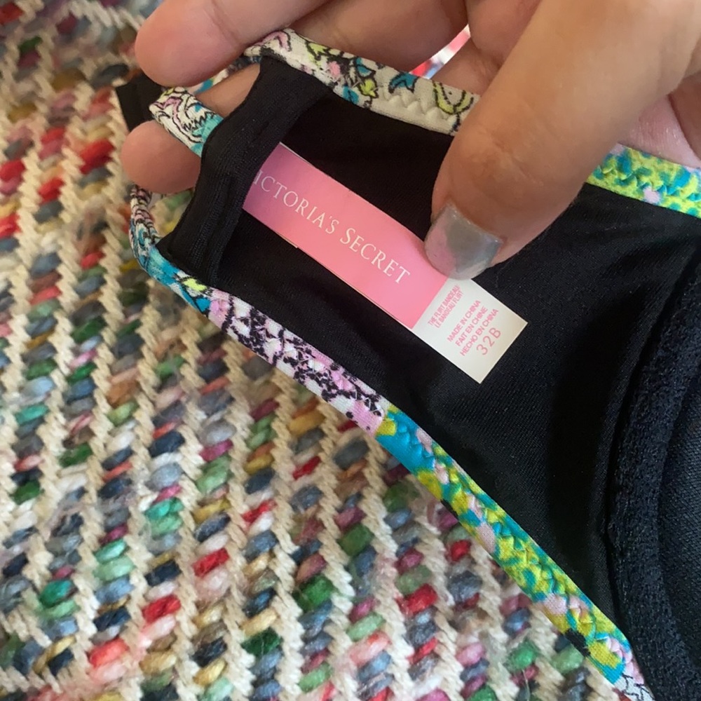 Victoria’s Secret Strapless Swim Top - Picture 4 of 4